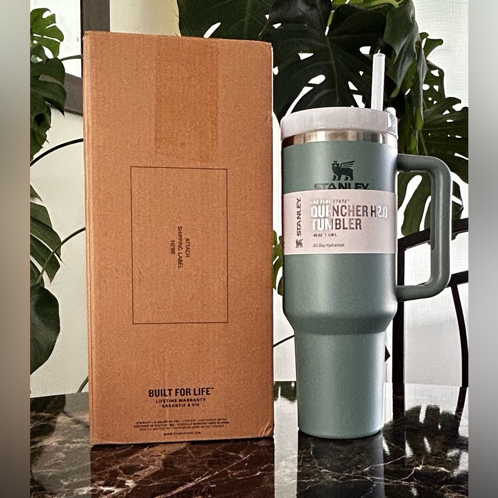 NWT Stanley Adventure the Quencher H2.0 Flow State Tumbler 40 oz